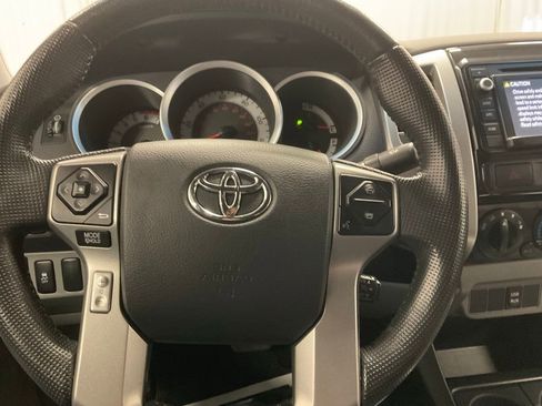 Used 2014 Toyota Tacoma 4x4 Double Cab w/ SR5 Package image 14