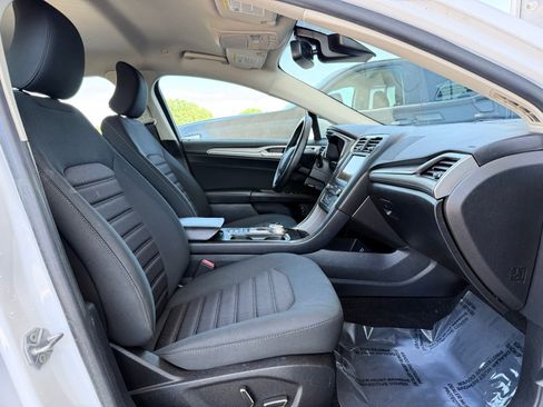 Used 2019 Ford Fusion SE image 20