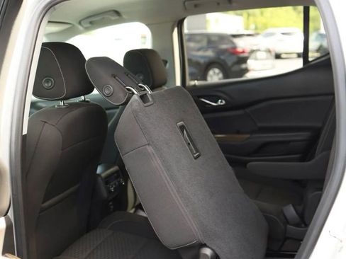 Used 2018 GMC Acadia SLE image 26