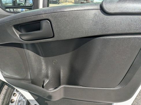 Used 2025 RAM ProMaster 2500 w/ Convenience Group image 31