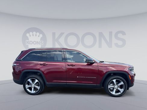 Used 2023 Jeep Grand Cherokee Limited AWD/4WD image 8