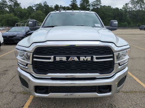 Used 2024 RAM 2500 Tradesman w/ Chrome Appearance Group AWD/4WD image 2