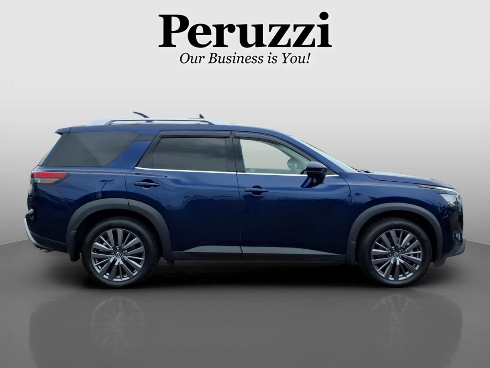 Used 2023 Nissan Pathfinder SL w/ SL Premium Package AWD/4WD image 2