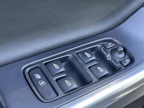 Used 2017 Volvo XC60 T5 Dynamic w/ Preferred Option Package image 15