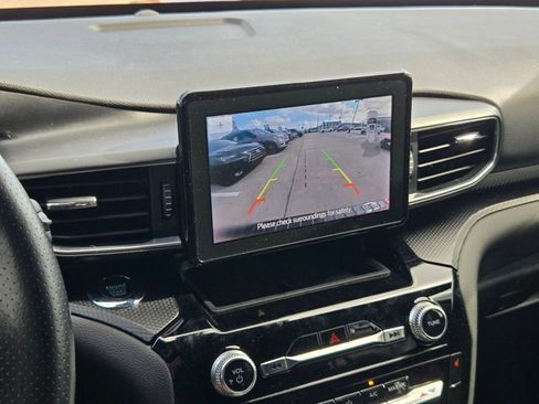 Used 2022 Ford Explorer ST image 12