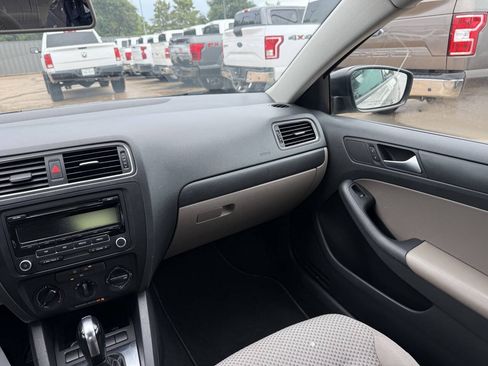 Used 2013 Volkswagen Jetta S FWD image 20