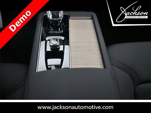 New 2025 Volvo XC90 B5 Core w/ Protection Package image 13