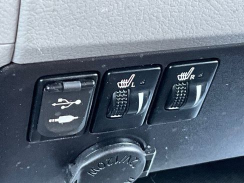 Used 2016 Toyota Sienna XLE w/ XLE Navigation Package image 25