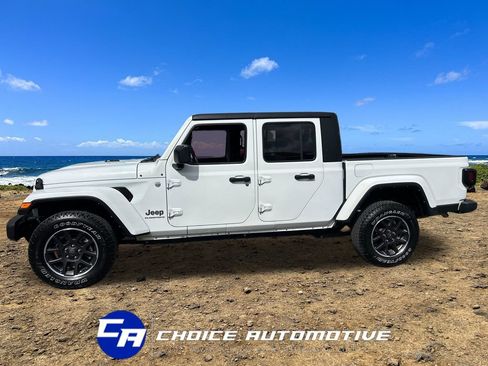 Used 2023 Jeep Gladiator Overland AWD/4WD image 3
