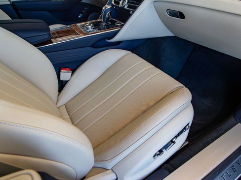 New 2026 Bentley Flying Spur V8 AWD/4WD image 21