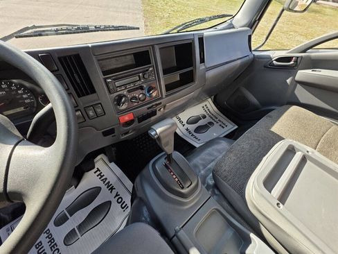 Used 2021 Isuzu NPR image 13