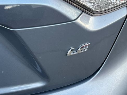 Used 2021 Toyota Corolla LE image 7