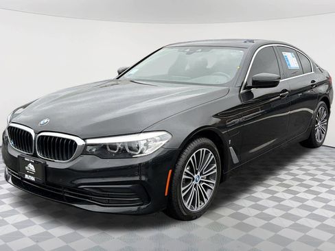 Used 2019 BMW 530e w/ Convenience Package image 1