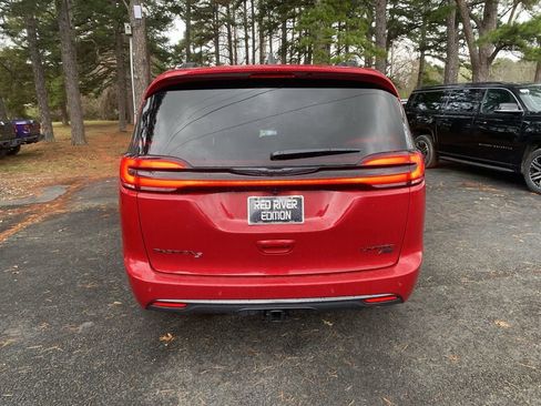 New 2026 Chrysler Pacifica Limited w/ S Appearance Package image 6