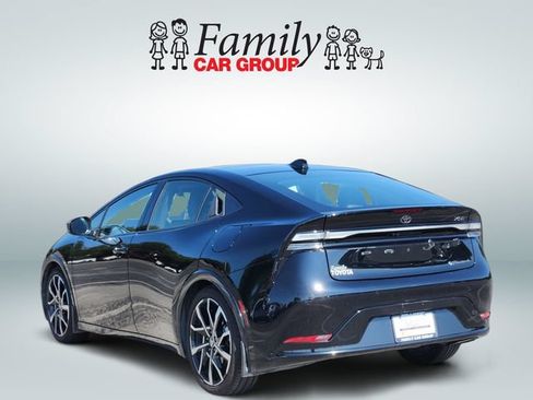 Used 2024 Toyota Prius Prime Premium FWD image 3