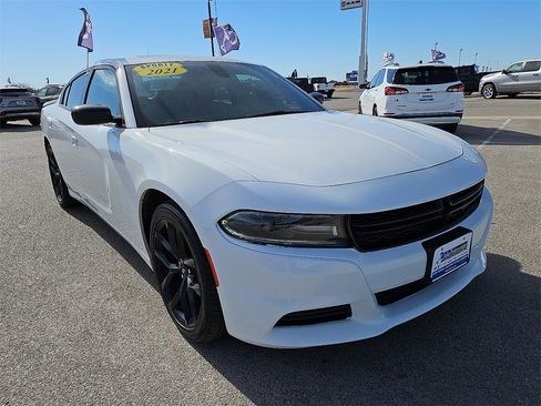 Used 2021 Dodge Charger SXT w/ Blacktop Package image 10