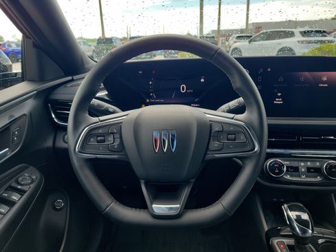 Used 2025 Buick Envista Sport Touring w/ Convenience I Package FWD image 16