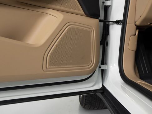 New 2026 Porsche Macan AWD/4WD image 21
