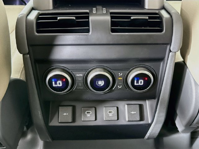 Used 2022 Land Rover Defender 110 S AWD/4WD image 27