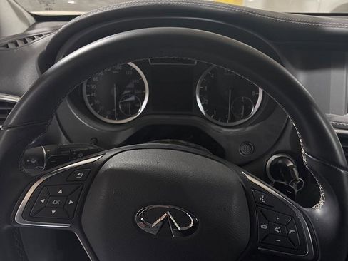 Used 2018 INFINITI QX30 Premium w/ Cargo Package image 18