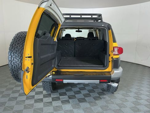 Used 2010 Toyota FJ Cruiser 4WD image 23