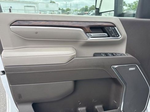 Used 2024 GMC Sierra 2500 SLT w/ SLT Premium Package AWD/4WD image 5
