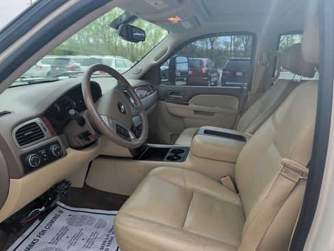 Used 2013 Chevrolet Silverado 1500 LTZ w/ LTZ White Diamond Edition AWD/4WD image 19