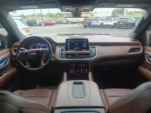 Used 2021 Chevrolet Suburban High Country image 16