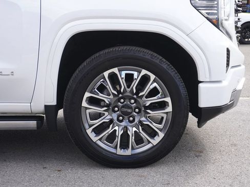 Used 2024 GMC Sierra 1500 Denali Ultimate AWD/4WD image 13