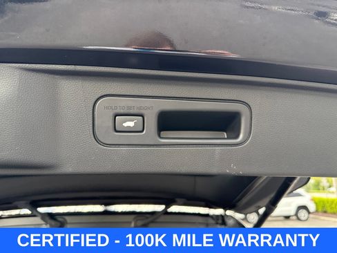 Certified 2025 Honda Pilot Black Edition image 37