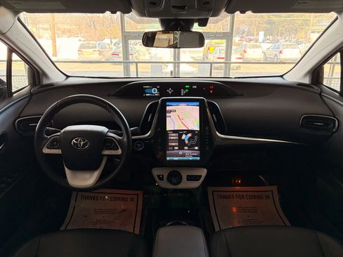Used 2017 Toyota Prius Prime Premium image 23