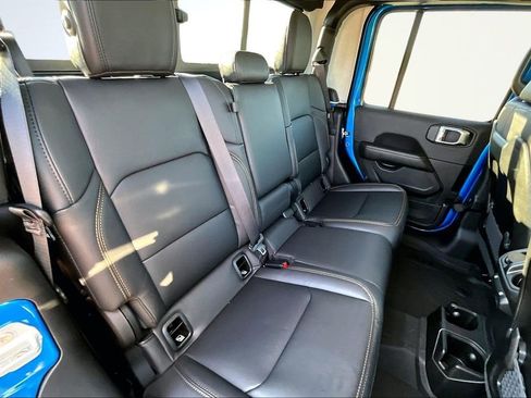 New 2026 Jeep Gladiator Sport image 9