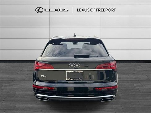 Used 2023 Audi Q5 2.0T Prestige w/ Prestige Package image 5