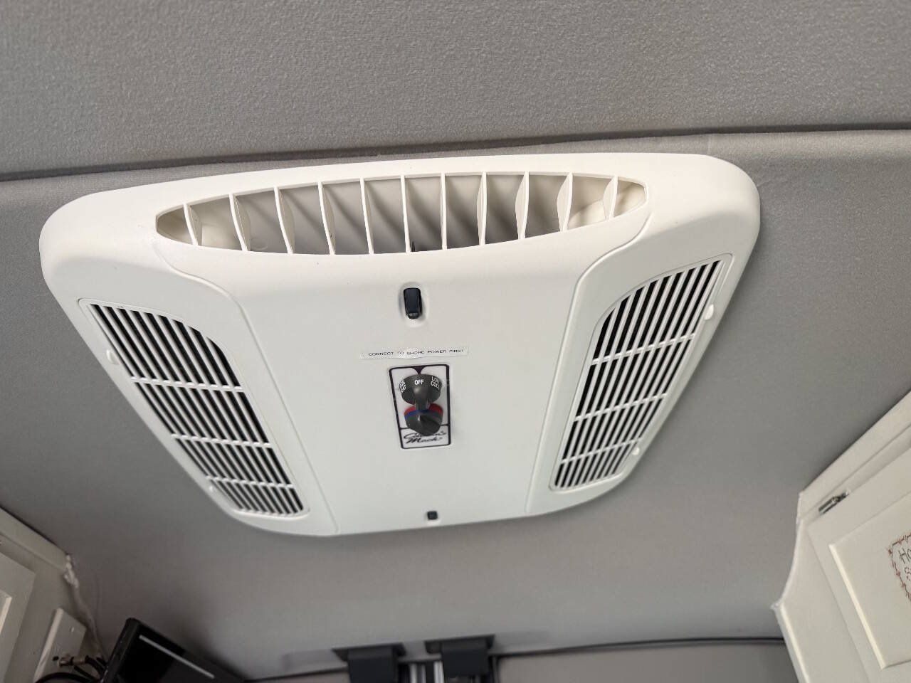 Used 2019 Ford Transit 350 XLT RWD image 7