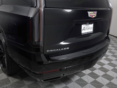 Used 2025 Cadillac Escalade ESV Sport w/ Touring Package image 66