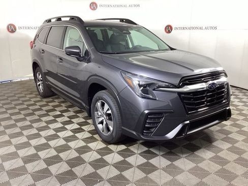 Used 2025 Subaru Ascent Premium image 3