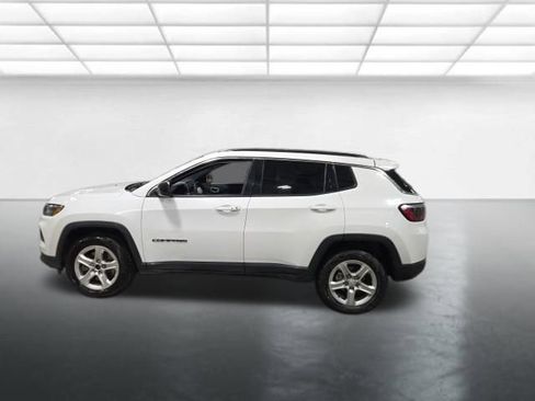 Used 2024 Jeep Compass Latitude AWD/4WD image 7