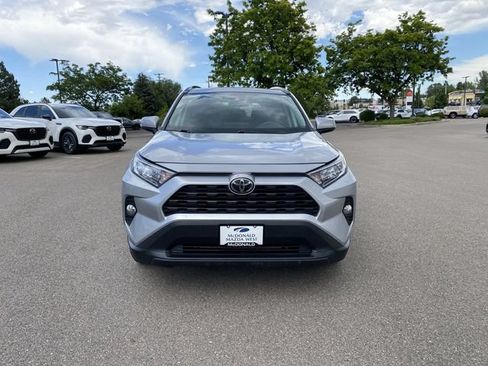 Used 2019 Toyota RAV4 XLE AWD/4WD image 9