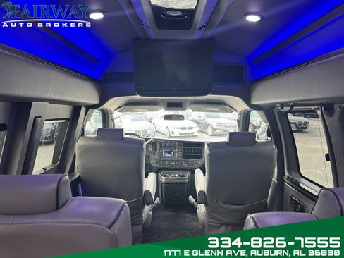 Used 2018 Chevrolet Express 2500 image 24