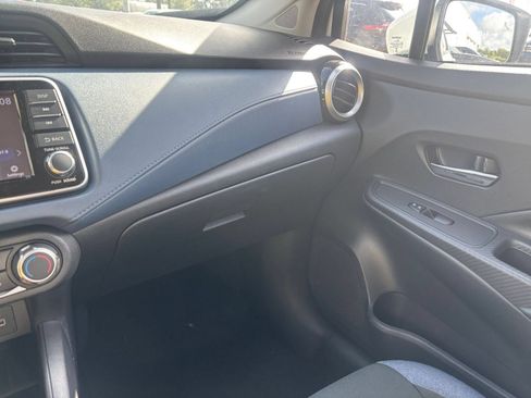 Used 2025 Nissan Versa SV FWD image 33