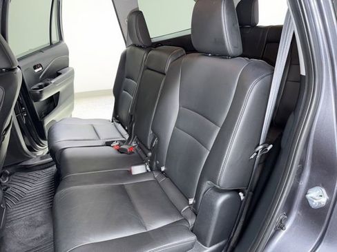 Used 2021 Honda Pilot Special Edition image 2
