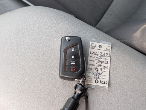 Used 2022 Toyota Camry LE FWD image 33