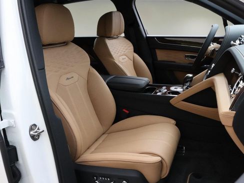 New 2025 Bentley Bentayga Extended Wheelbase image 20