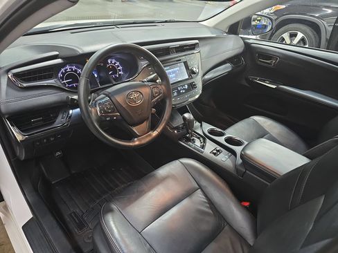 Used 2018 Toyota Avalon Touring w/ Carpet Mat Package FWD image 16