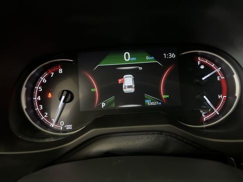 Used 2024 Toyota RAV4 XLE FWD image 16