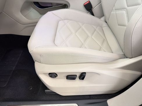 New 2026 Volkswagen Atlas SE image 14