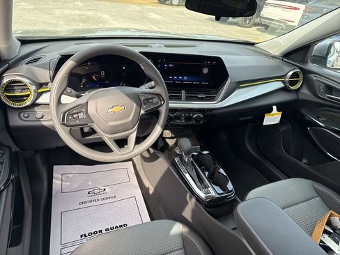 New 2026 Chevrolet Trax LT image 8
