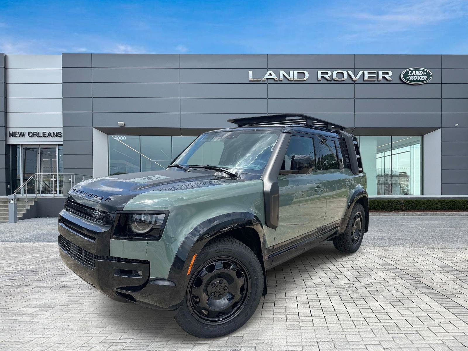 New 2026 Land Rover Defender 110 AWD/4WD image 1