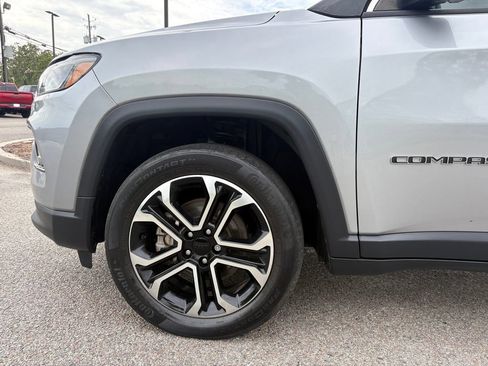Used 2022 Jeep Compass Limited AWD/4WD image 19