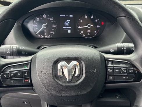 Used 2024 RAM ProMaster 2500 w/ Convenience Group image 35